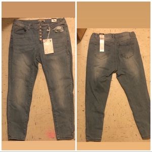 Mid rise jeans size 16 (high ankle)